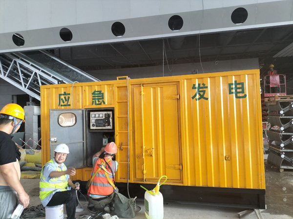 抚远怎样判断空气滤清器是否需要更换？